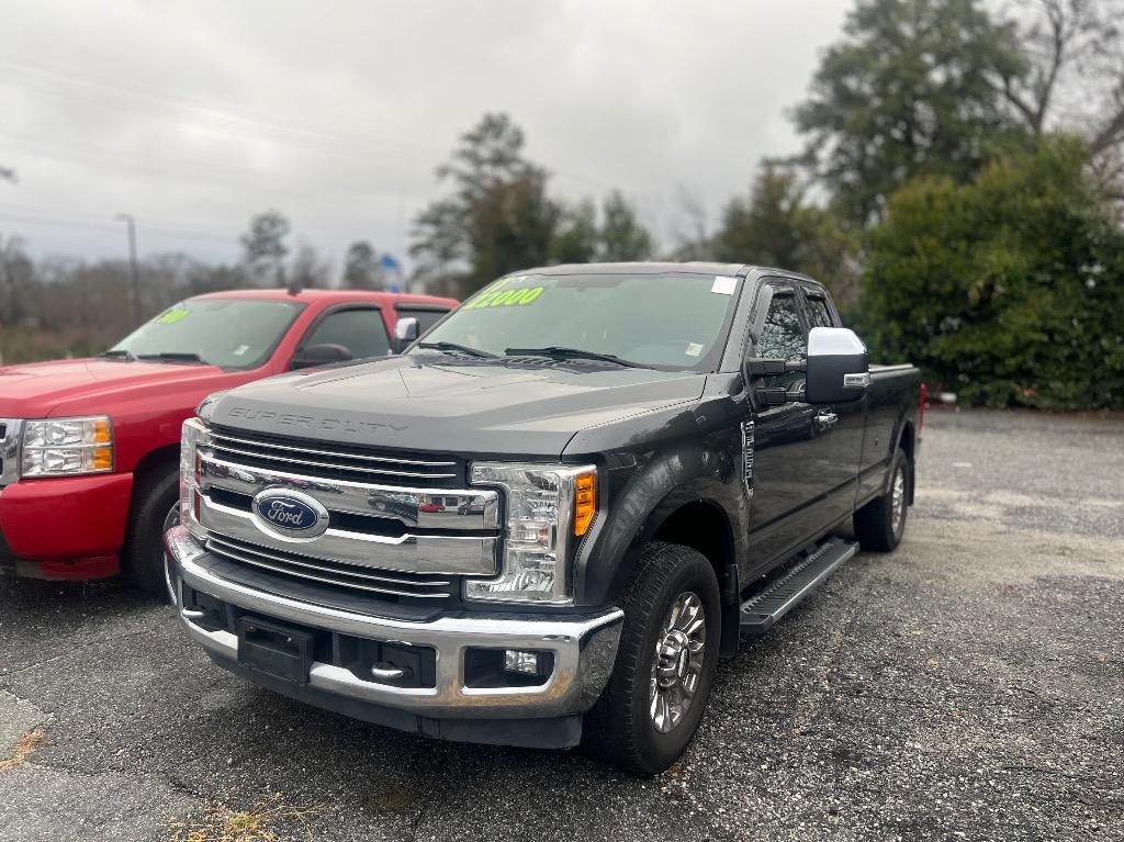 2017 Ford F-250 Super Duty Lariat's photo