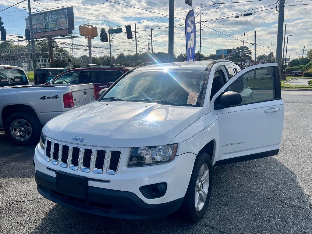 2015 Jeep Compass Sport's photo